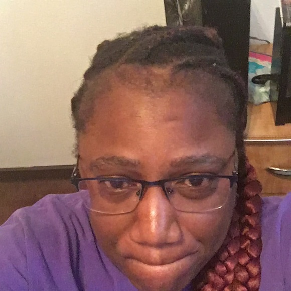 Meet your Posher, Allison - Picture 1 of 1